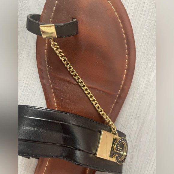 WOMENS SANDALS BLACK WITH GOLD CHAIN - Picture 3 of 3